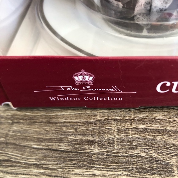 Queen Elizabeth II Collector’s Tea Cup and Saucer - Picture 6 of 12